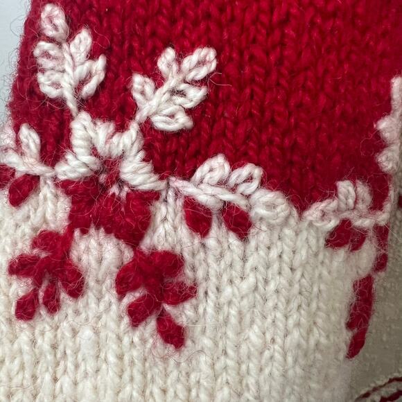 Vintage Festive Red and Cream Turtleneck Sweater - Picture 4 of 8